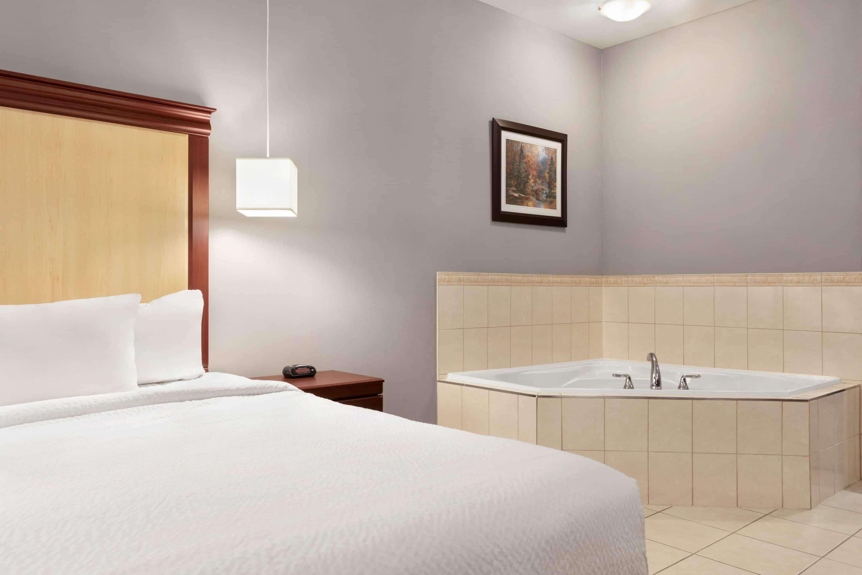 Days Inn By Wyndham Hamilton - Downtown Eksteriør bilde