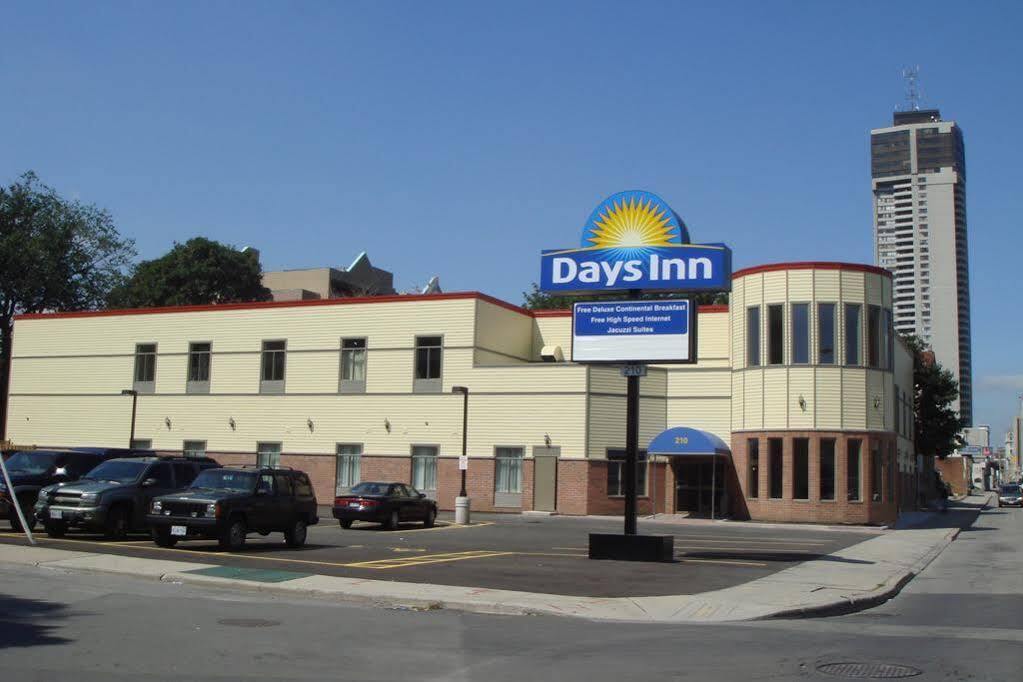 Days Inn By Wyndham Hamilton - Downtown Eksteriør bilde